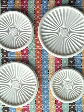 TUPPERWARE white nesting servalier set of four